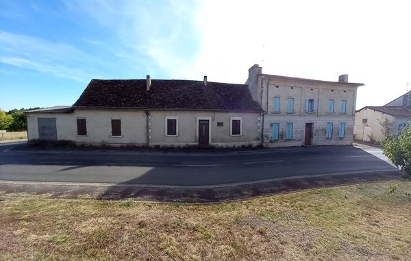 Maison de bourg à 10 minutes de Montpon Ménestérol.