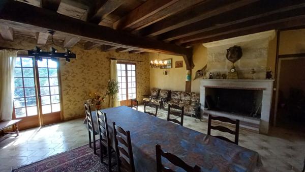 Maison de bourg à 10 minutes de Montpon Ménestérol.