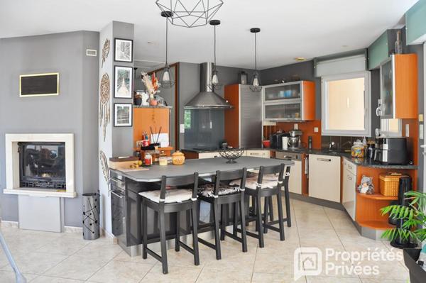 Maison de plain pied - 151 m2- atelier - terrain 2700 m2