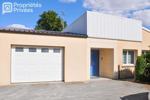Maison de plain pied - 151 m2- atelier - terrain 2700 m2