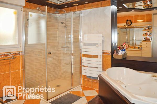 Maison de plain pied - 151 m2- atelier - terrain 2700 m2