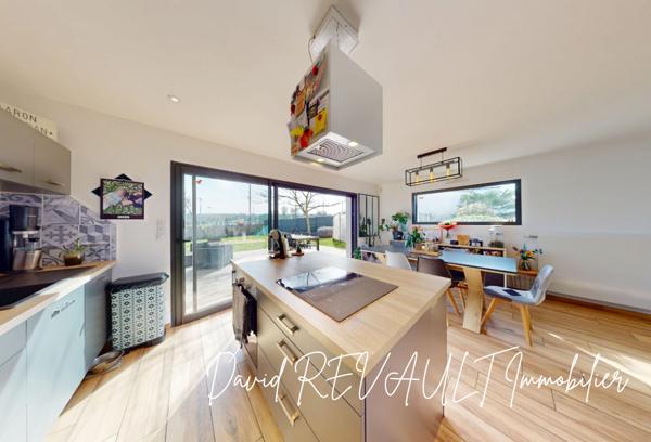 À quelques pas du coeur vivant d'Elven, une élégante parenthèse contemporaine