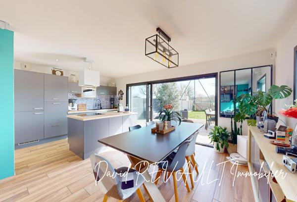 À quelques pas du coeur vivant d'Elven, une élégante parenthèse contemporaine