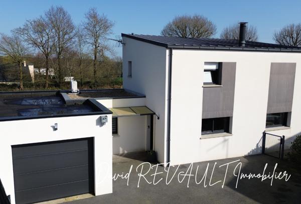 À quelques pas du coeur vivant d'Elven, une élégante parenthèse contemporaine