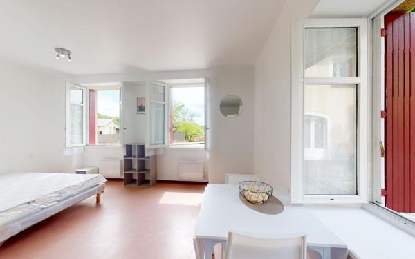 Appartement à louer    1 pièce •  Salmiech