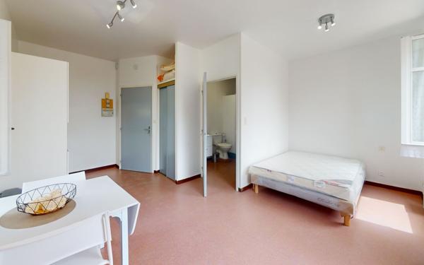 Appartement à louer    1 pièce •  Salmiech