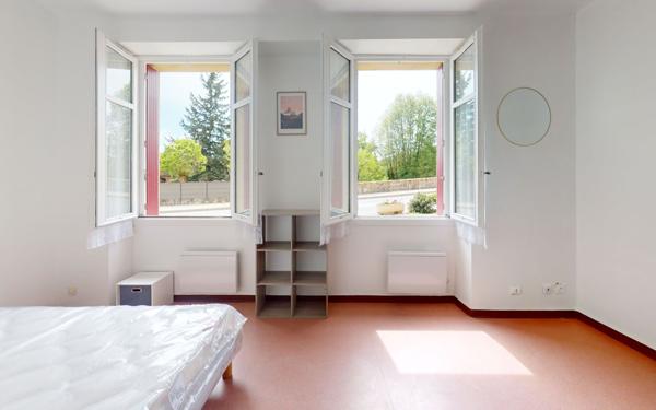 Appartement à louer    1 pièce •  Salmiech