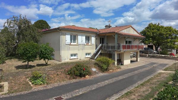 Maison Saint Pierre D Exideuil