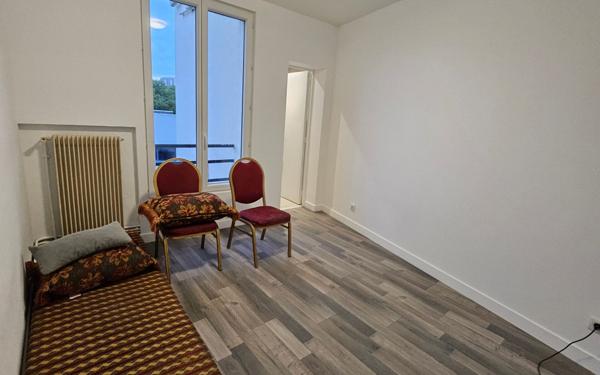 Immeuble à vendre    9 pièces •  Saint-Denis