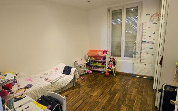 Immeuble à vendre    9 pièces •  Saint-Denis