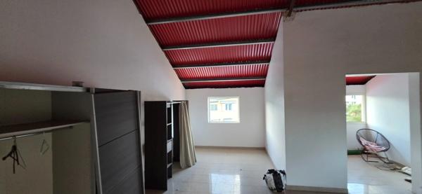 SAINT ANDRE (97440) - Grande maison T5 de surface totale de 197.50 m² + 2 appartements T2, sur terrain de 568 m²