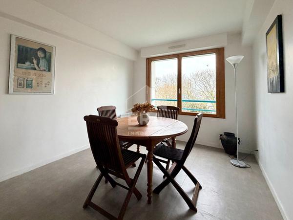 Meudon Bellevue - 78 m² avec balcon, vue dégagée sur Paris, DPE C - Résidence arborée
