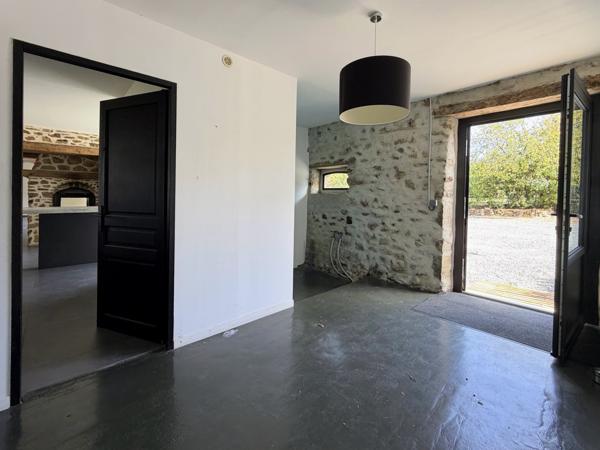 Maison en Pierres – 243 m² – Saint-Ouen-des-Toits