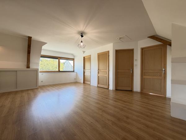 Maison en Pierres – 243 m² – Saint-Ouen-des-Toits