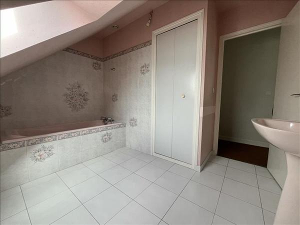Maison à louer 1 390 € CC VEIGNE 5 p 138 m² DPE C