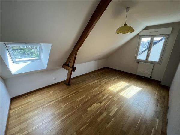 Maison à louer 1 390 € CC VEIGNE 5 p 138 m² DPE C