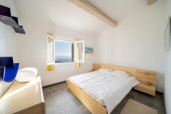 Belle propriété avec vue panoramique sur la mer