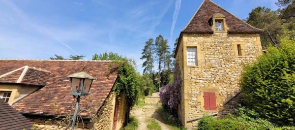Maison à vendre 6 pièces SAINT LEON SUR VEZERE (24)
