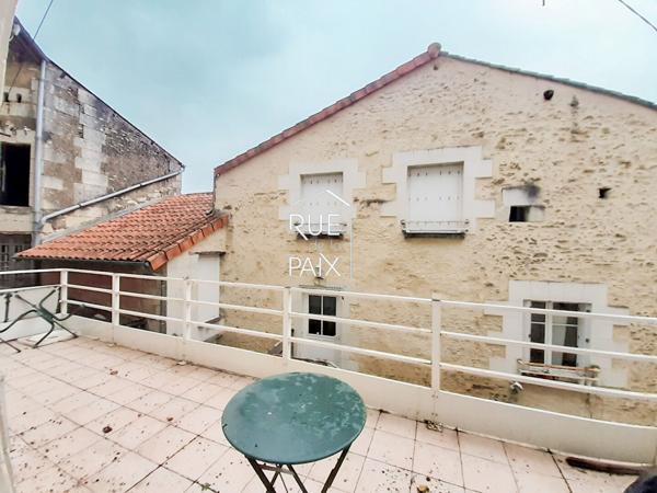 86140 LENCLOITRE Appartement Lencloitre 5 pièce(s) 125.86 m2