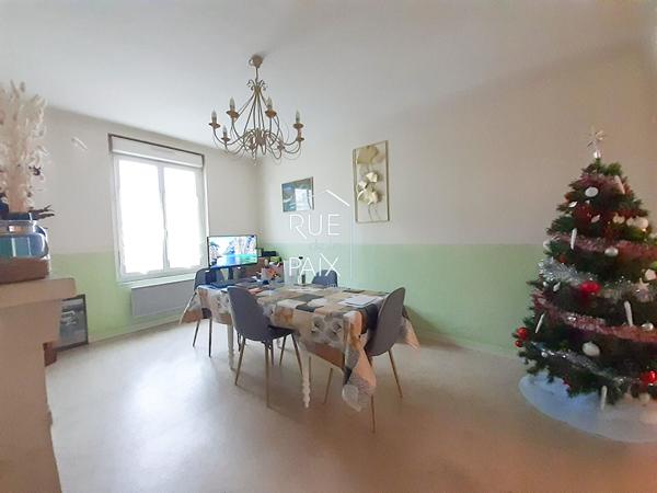 86140 LENCLOITRE Appartement Lencloitre 5 pièce(s) 125.86 m2