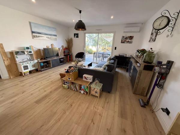Vente                                                      Villa
                        
                     3 pièces                      62 m2                     à Nébian