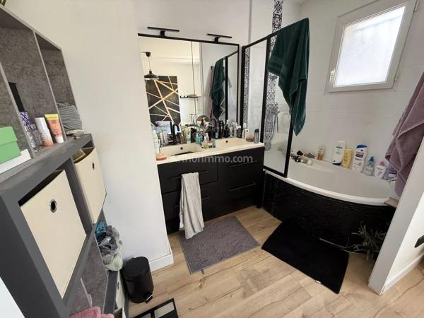 Vente                                                      Villa
                        
                     3 pièces                      62 m2                     à Nébian