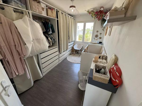 Vente                                                      Villa
                        
                     3 pièces                      62 m2                     à Nébian