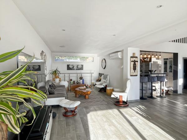 Maison Linas 7 pièces 239 m2  - Sous sol - Piscine