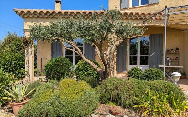 Maison à vendre    3 pièces •  Uzès