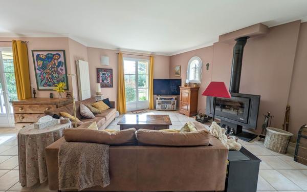 Maison à vendre    3 pièces •  Uzès