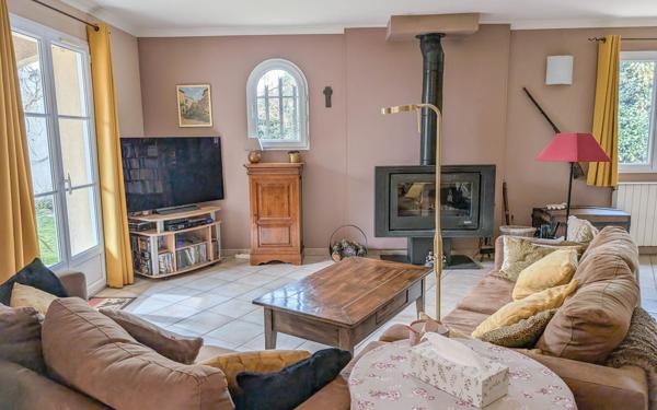 Maison à vendre    3 pièces •  Uzès