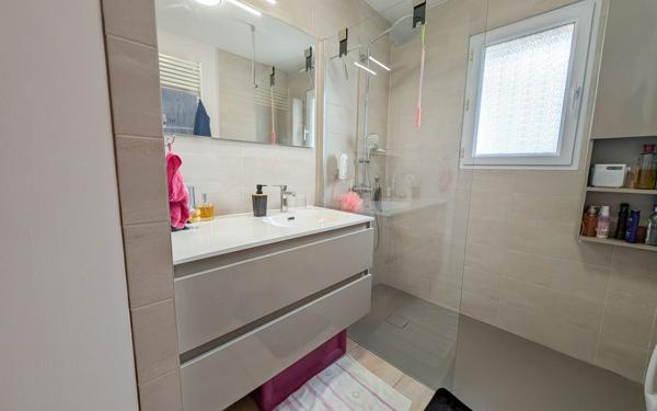 Maison à vendre    3 pièces •  Uzès