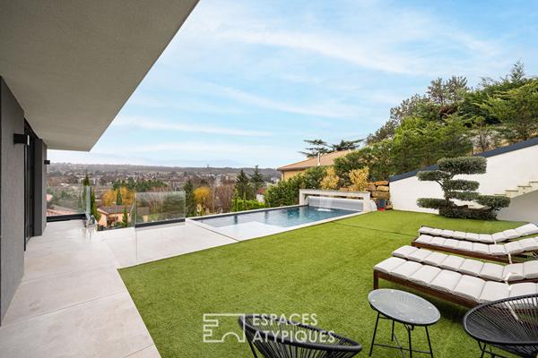 Maison contemporaine d’architecte avec vue panoramique et piscine