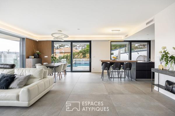 Maison contemporaine d’architecte avec vue panoramique et piscine