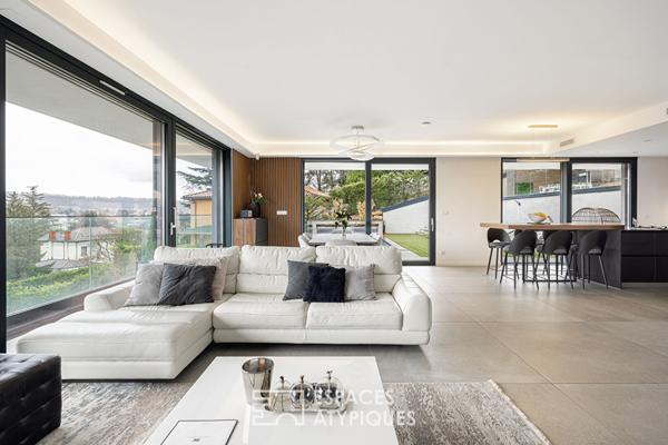 Maison contemporaine d’architecte avec vue panoramique et piscine