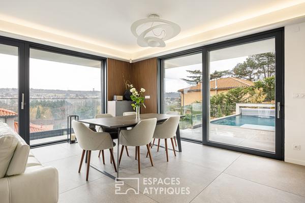 Maison contemporaine d’architecte avec vue panoramique et piscine