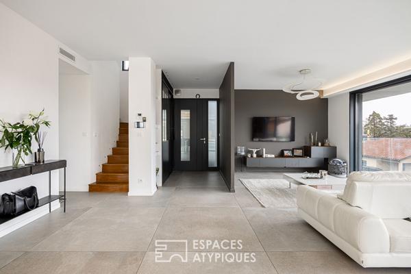 Maison contemporaine d’architecte avec vue panoramique et piscine