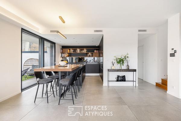 Maison contemporaine d’architecte avec vue panoramique et piscine