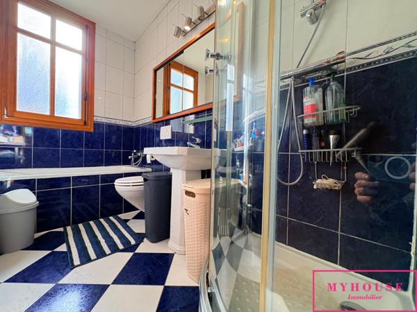 Maison
                                                                                                                                                                                                                                                                                                                        5 pièce(s)                                                                                                                                                                                                          4 chambre(s)                                                                                                                                                                                                          150  m²