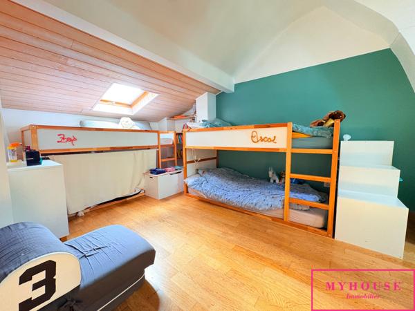 Maison
                                                                                                                                                                                                                                                                                                                        5 pièce(s)                                                                                                                                                                                                          4 chambre(s)                                                                                                                                                                                                          150  m²