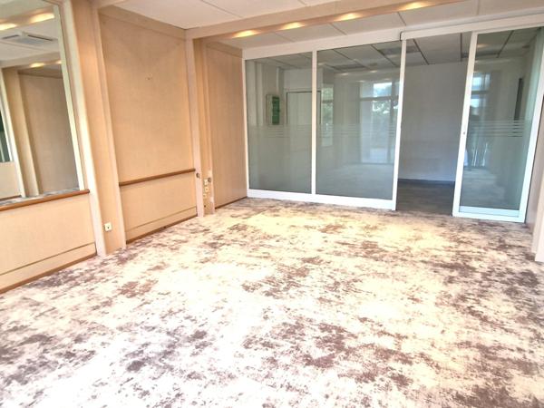 A VENDRE, Local commercial, 69 m², Proche Flots Bleus, Port de Saint Laurent du Var 06700, Alpes-Maritimes