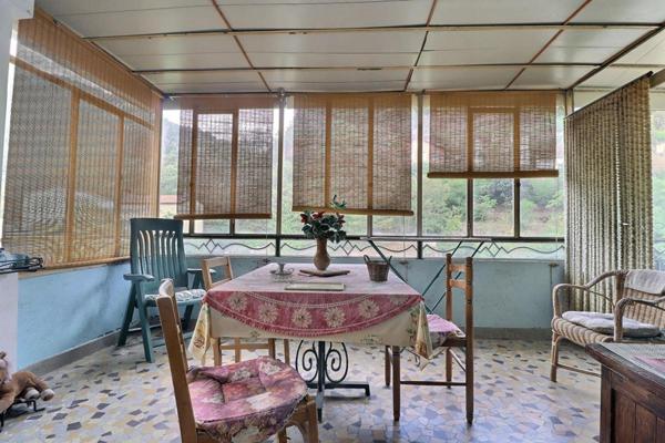 Maison à fort potentiel à Vals-les-Bains ? 77 m² + grand garage 80 m²