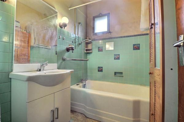 Maison à fort potentiel à Vals-les-Bains ? 77 m² + grand garage 80 m²