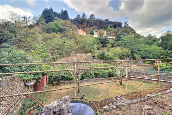 Maison à fort potentiel à Vals-les-Bains ? 77 m² + grand garage 80 m²