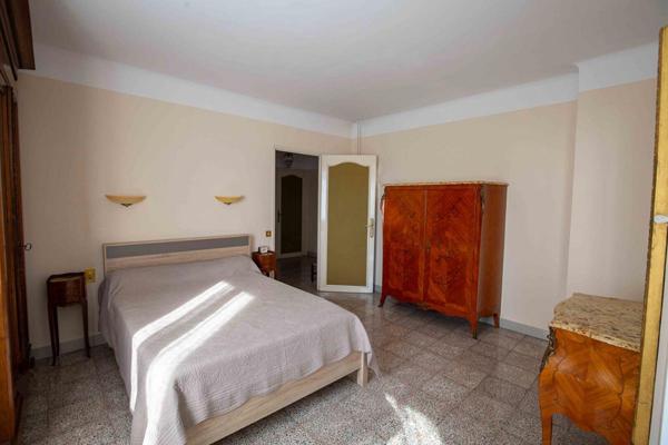 Maison pour artisan ou artiste. Montfavet 8 pièce(s) 220 m2+60M2