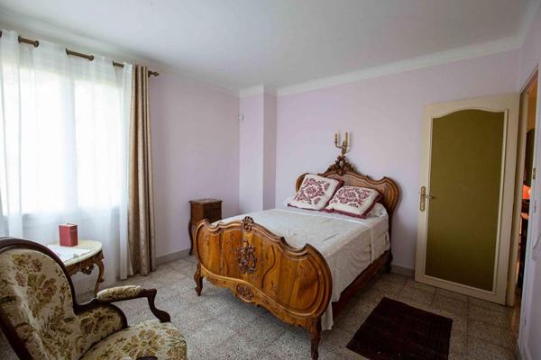 Maison pour artisan ou artiste. Montfavet 8 pièce(s) 220 m2+60M2