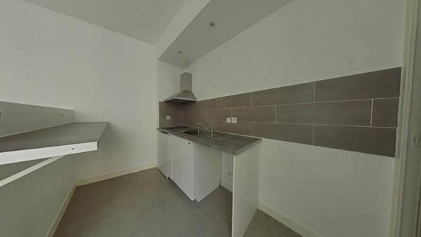 Appartement 1 pièce                                        - 42000 Saint-Étienne Réf : 11239