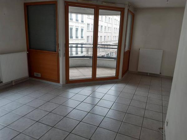Appartement 2 pièces                                        - 69003 Lyon 3e  Arrondissement Réf : 5497