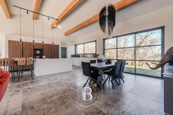 Aix-en-Provence, Villa 2 Chambres -  146 m² à vendre