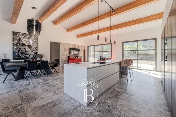 Aix-en-Provence, Villa 2 Chambres -  146 m² à vendre